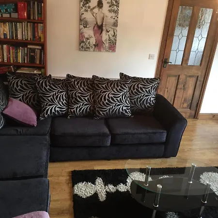 Beautiful 5-bed House In Mullaghland *