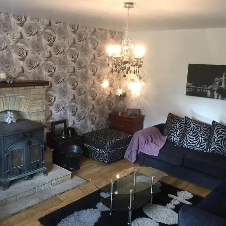 Beautiful 5-bed House In Mullaghland *